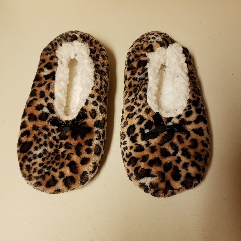 New Ladies 7-8 Slippers